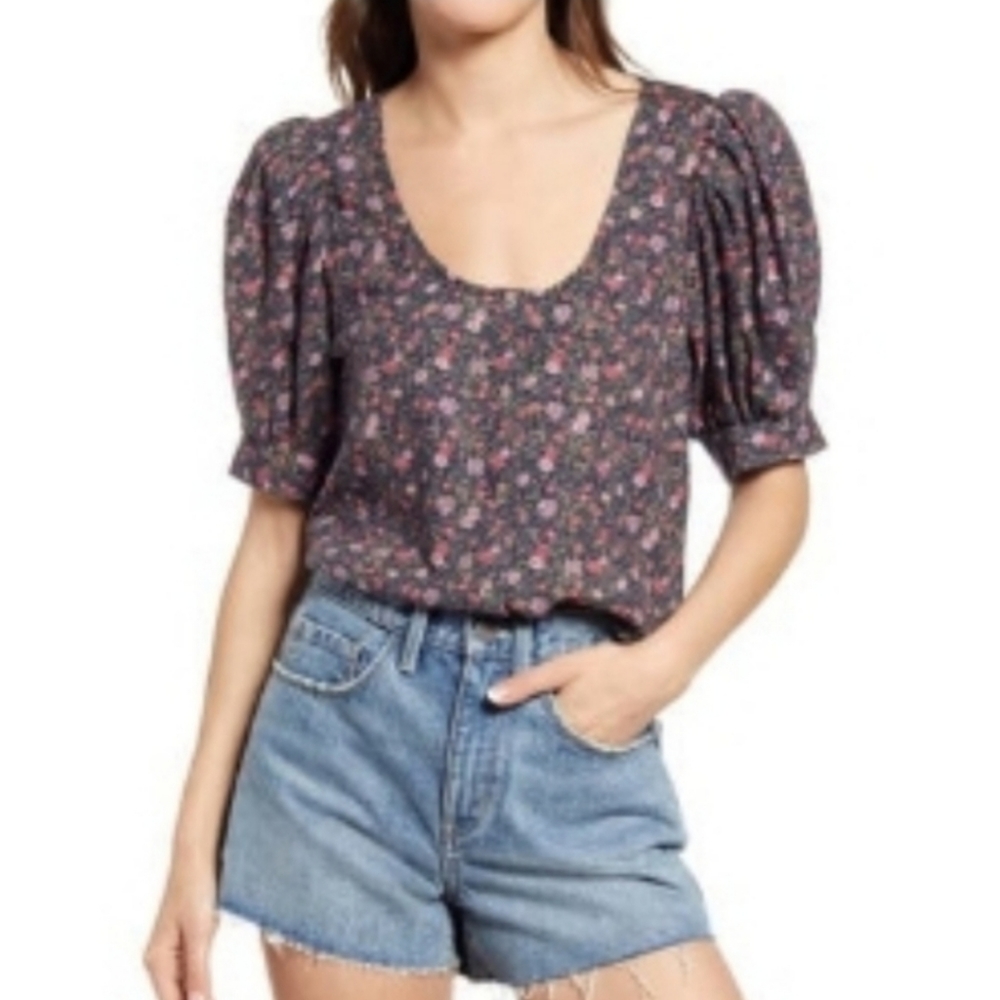 [TREASURE & BOND] womens size Small  floral button up blouse w/ rouched sleeves.